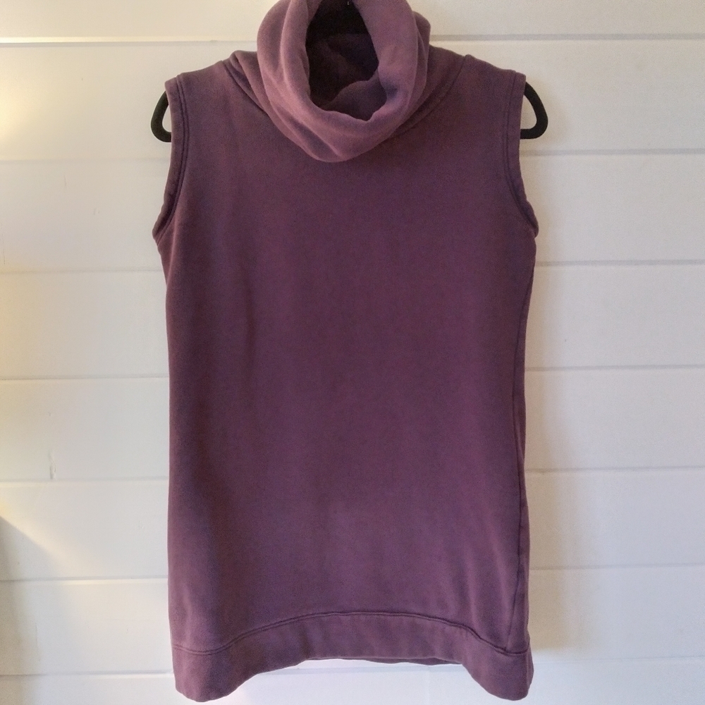 Lilikoi tunic length sleeveless turtleneck deep purple sweatshirt in size small